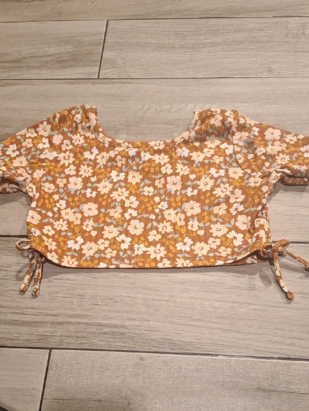 🍦Kensie Girl Mustard Floral Crop Top with Side Ties